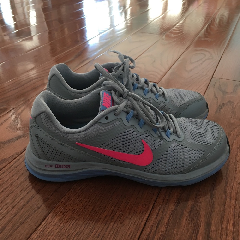 Nike Dual Fusion shoes, 7.5
